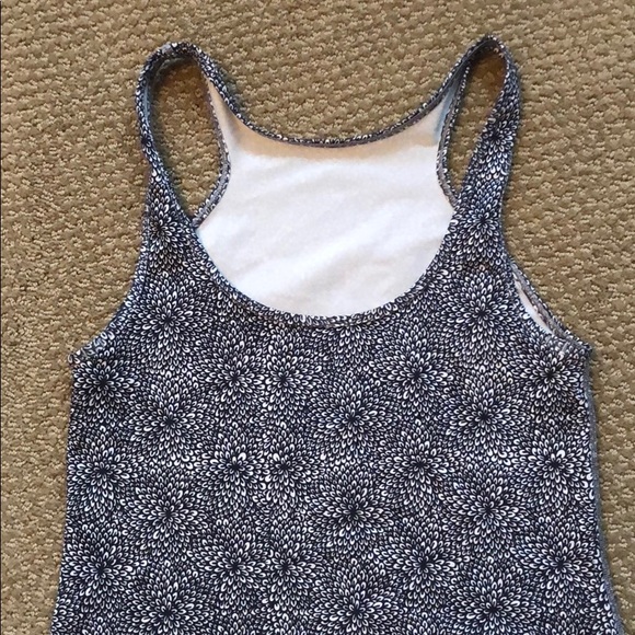 Lululemon high neck tank top - Picture 3 of 5